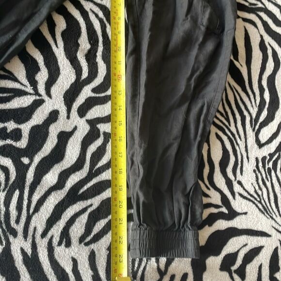 BCBGMaxAzaria loose light Cain black cargo jogger cuffed pants trousers - Picture 15 of 16